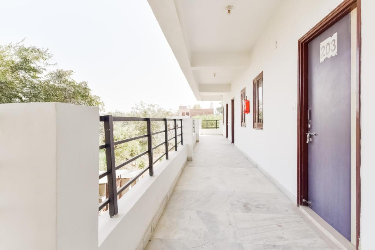 Oyo Hotel Grand Sita Blue Udaipur Exterior foto